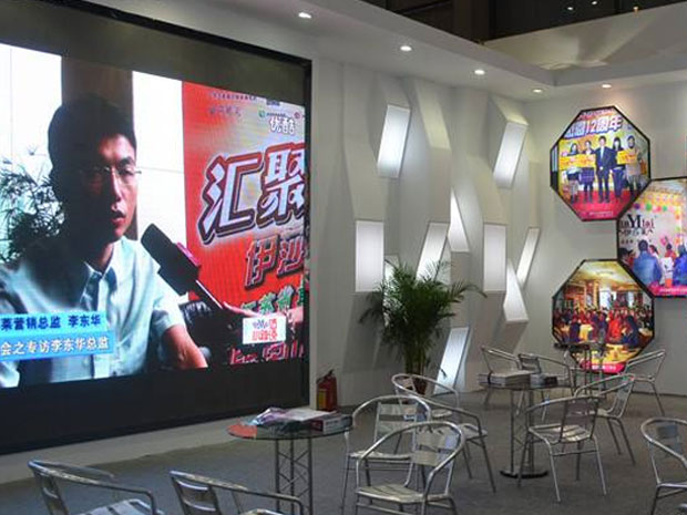 午夜成人精品视频