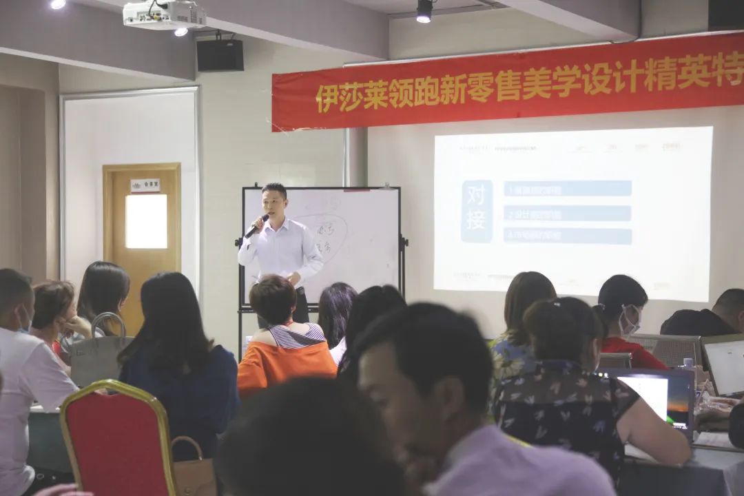午夜成人精品视频客服部經理邱小堅